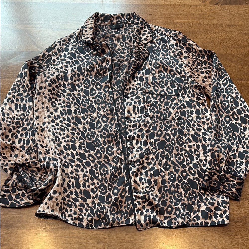 TopShop Leopard Print Button-Up Blouse Size 2